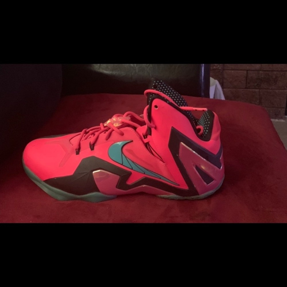 Nike Lebron 11 Elite "Hero" Size 14